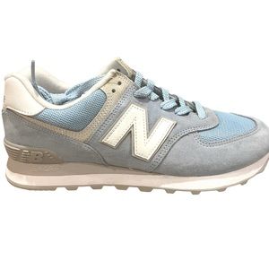 New Balance. Women’s 9